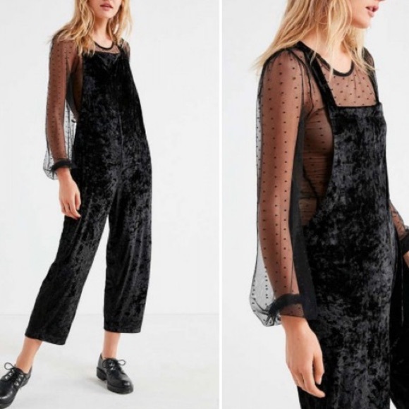 urban outfitters velvet overalls